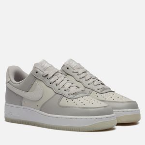 кроссовки Nike Air Force 1 '07 LV8 (FN5832-001) серого цвета