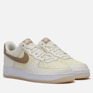 кроссовки Nike Air Force 1 '07 LV8 (FN5832-101) бежевого цвета