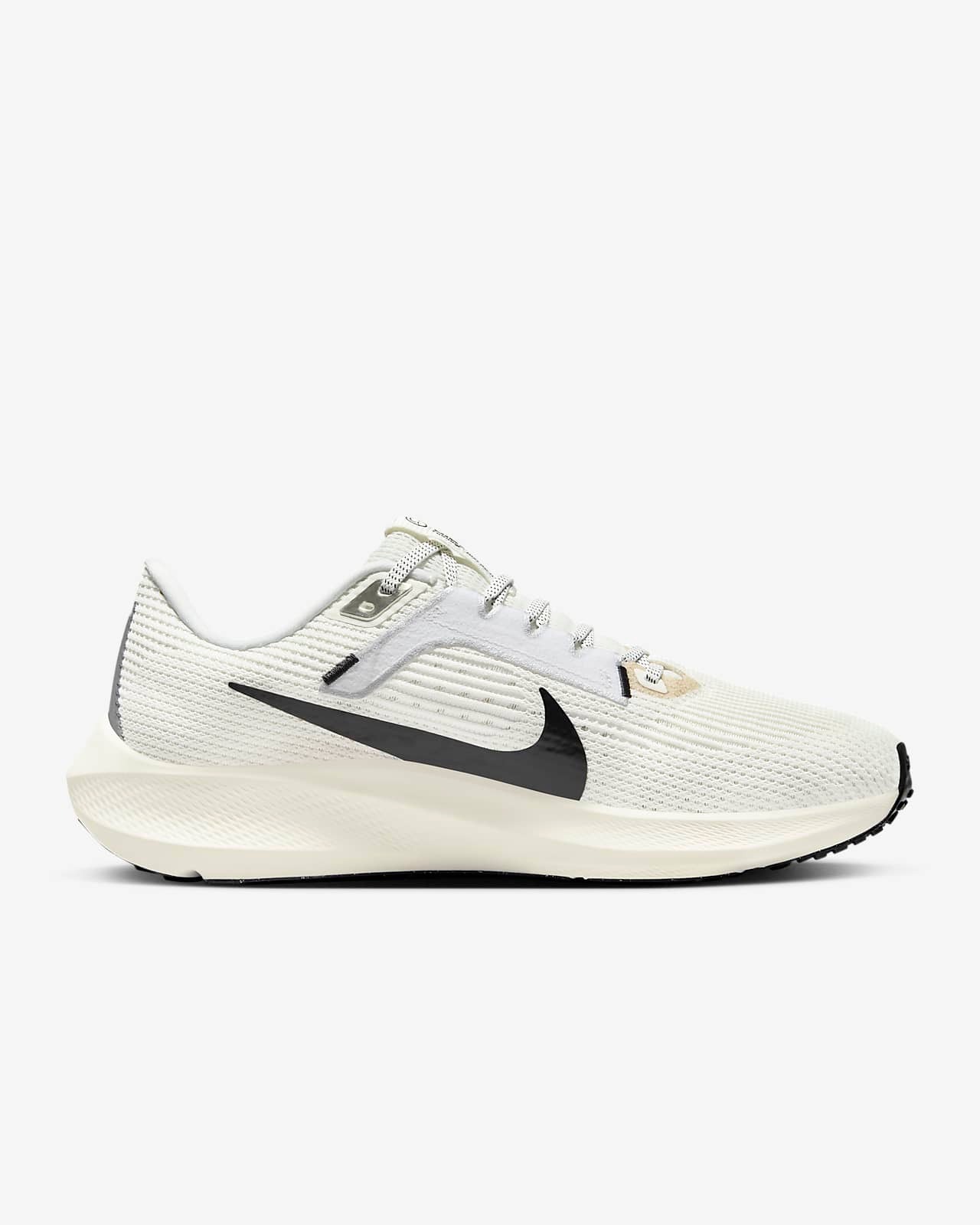 Nike Air Zoom Pegasus 40 (DV3854-104) белого цвета Nike Air Zoom Pegasus 40 (DV3854-104) белого цвета