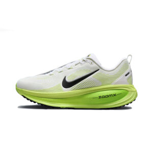 Nike Vomero 18 (HM6803-100)  зеленого цвета