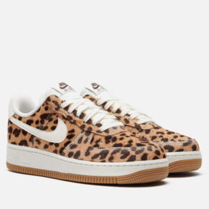 кроссовки Nike Wmns Air Force 1 '07 (IB7695-200) коричневого цвета