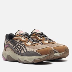 кроссовки ASICS x Studio Hagel Neotide (1203A862-200) коричневого цвета