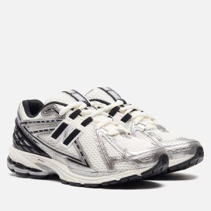 кроссовки New Balance M1906RER (M1906RER) серебрянного цвета
